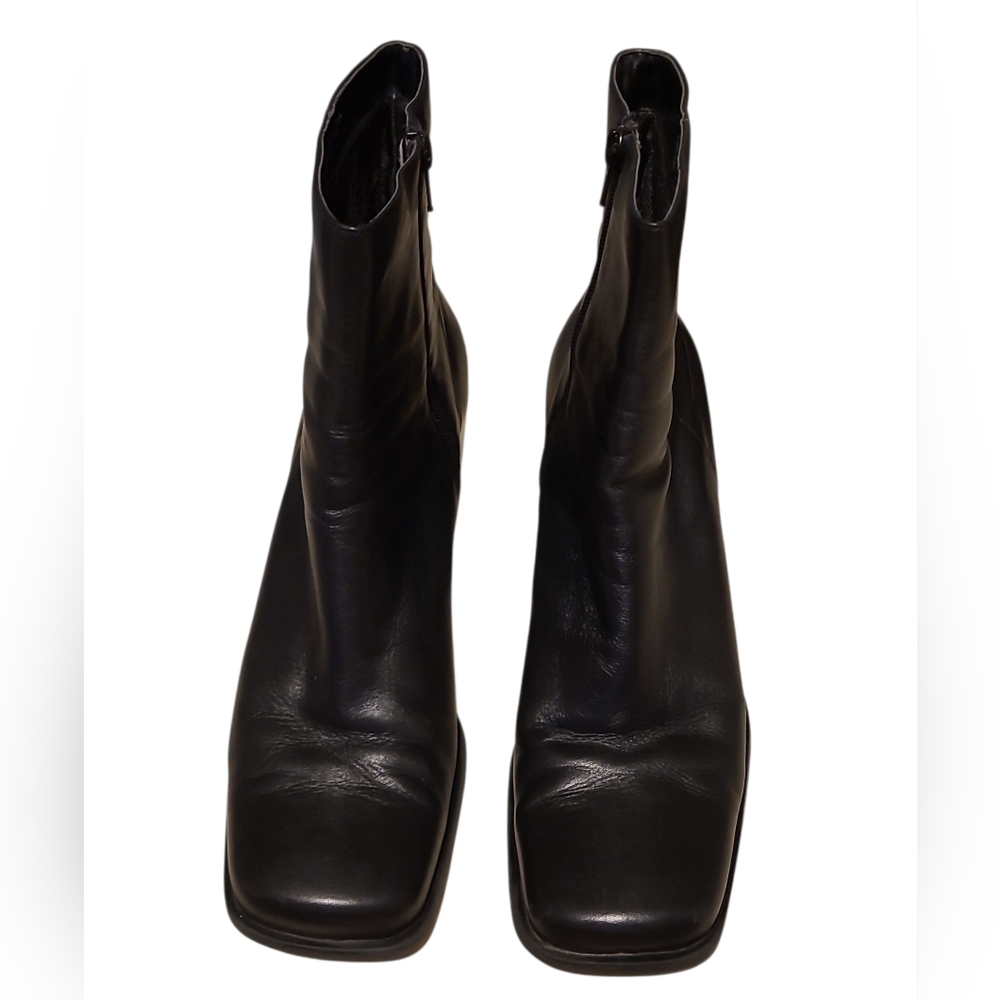 Amanda Smith Sleek Black Ankle Boots Vintage